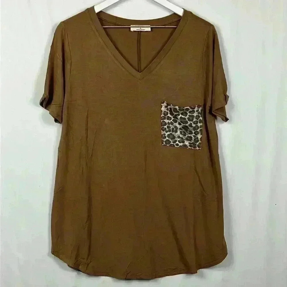Zenana Women’s Top Dark Caramel L Relaxed Fit V-Neck Leopard Print Pocket Casual